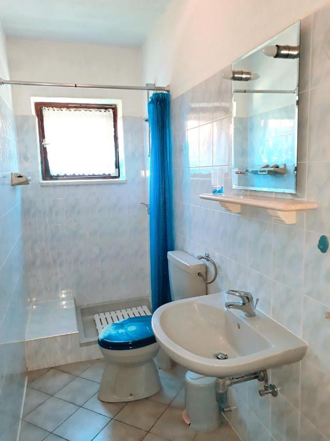 Apartmani Bepina Supetar Ngoại thất bức ảnh